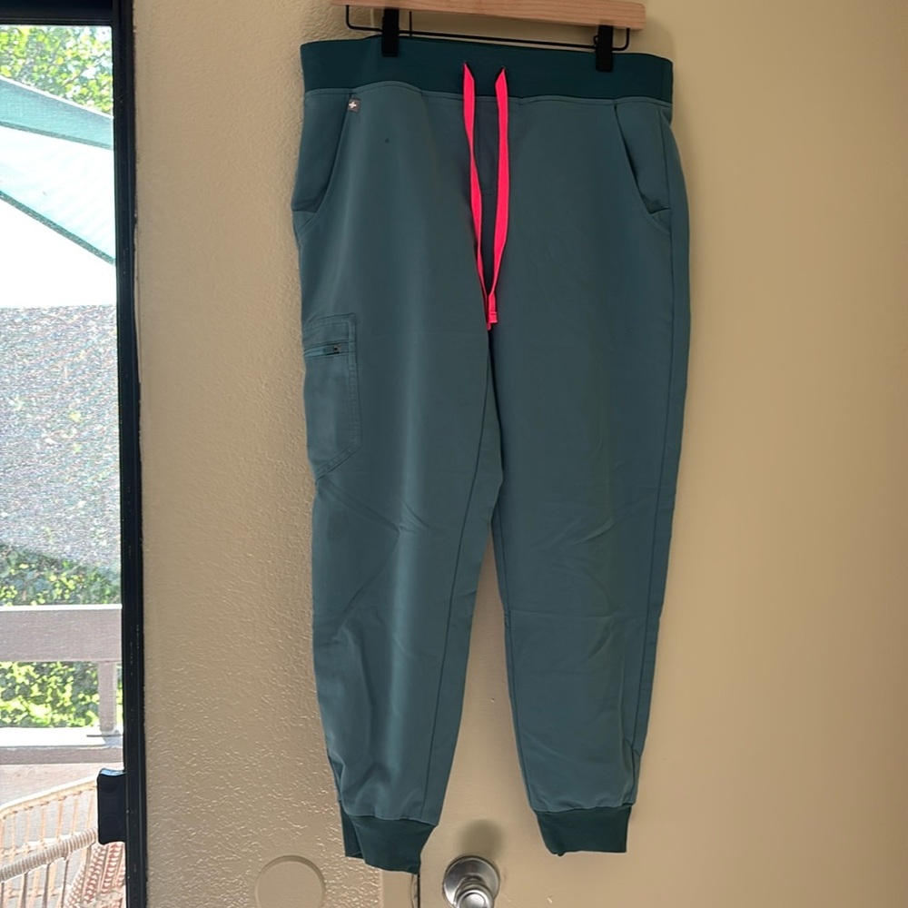 Figs- Zamora jogger- hydrogreen- medium petite